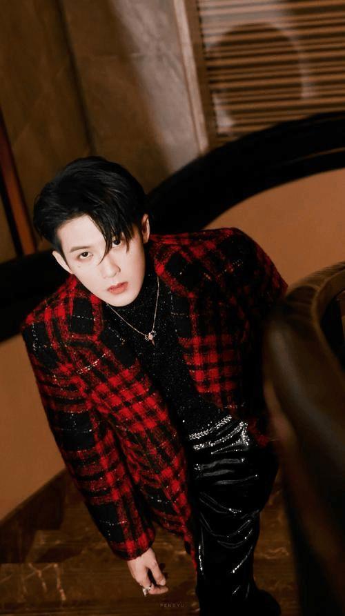 娱乐主播吃瓜说檀健次,主播吃瓜热议,揭秘明星幕后故事